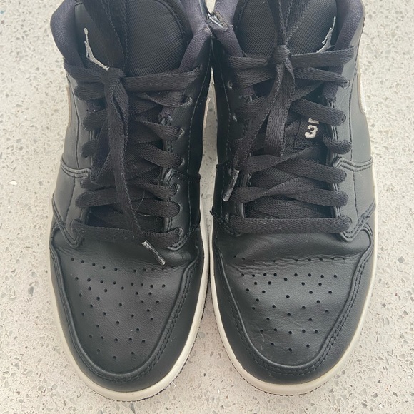 Nike Air Jordan 1 Reverse Panda Womens - Picture 1 of 16